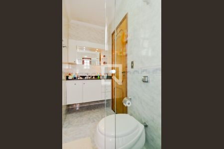 Casa à venda com 275m², 3 quartos e 3 vagasBanheiro da Suíte 2