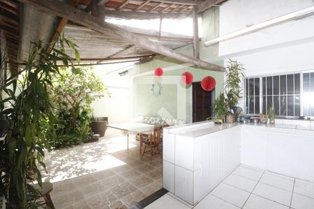Casa à venda com 250m², 2 quartos e 5 vagasChurrasqueira