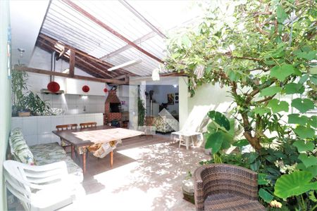 Casa à venda com 250m², 2 quartos e 5 vagasLazer