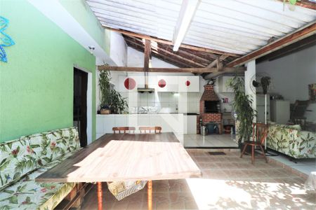 Casa à venda com 250m², 2 quartos e 5 vagasLazer