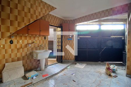 Casa à venda com 220m², 2 quartos e 1 vagaÁrea de Serviço / Garagem