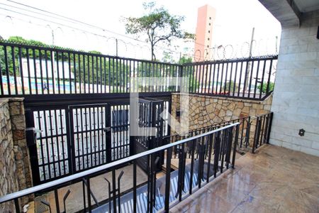 Casa à venda com 220m², 2 quartos e 1 vagaEntrada 1