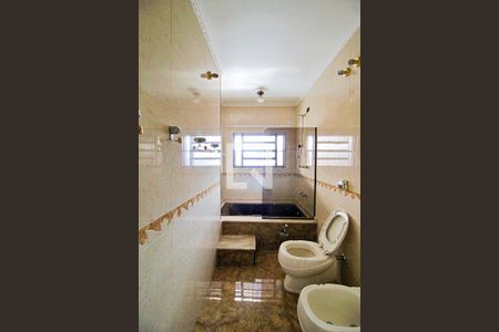 Banheiro da Suíte 1 de casa à venda com 2 quartos, 220m² em Bangú, Santo André