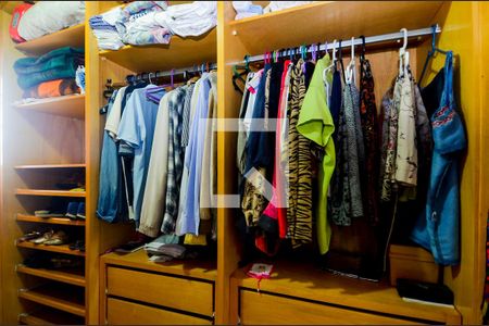 Casa à venda com 100m², 3 quartos e 2 vagasCloset da Suíte