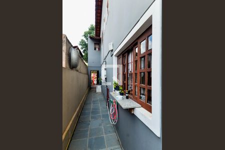 Casa à venda com 100m², 3 quartos e 2 vagasCorredor Lateral 