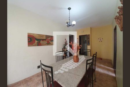 Casa à venda com 222m², 4 quartos e 2 vagas