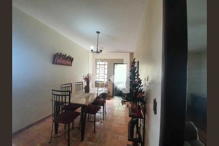 Casa à venda com 222m², 4 quartos e 2 vagas