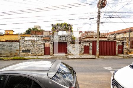 Casa à venda com 202m², 2 quartos e 2 vagasFachada