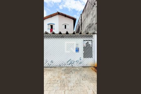 Casa para alugar com 126m², 3 quartos e 1 vaga Casa para alugar com 126m², 3 quartos e 1 vagaFachada
