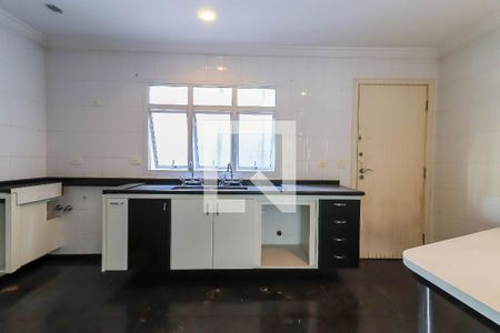 Casa à venda com 350m², 4 quartos e 7 vagas Casa à venda com 350m², 4 quartos e 7 vagasCozinha