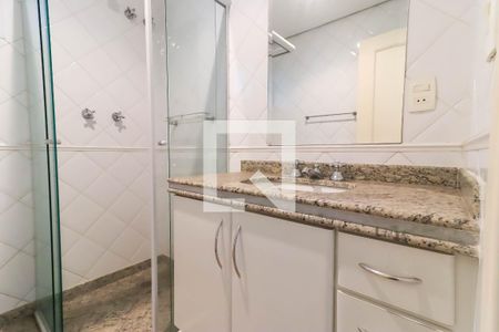 Casa à venda com 350m², 4 quartos e 7 vagas Casa à venda com 350m², 4 quartos e 7 vagasBanheiro da Suíte 2