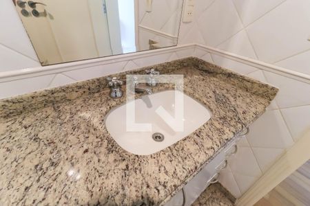 Casa à venda com 350m², 4 quartos e 7 vagas Casa à venda com 350m², 4 quartos e 7 vagasBanheiro da Suíte 2