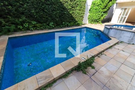 Casa à venda com 350m², 4 quartos e 7 vagas Casa à venda com 350m², 4 quartos e 7 vagasPiscina