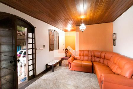 Sala de casa à venda com 3 quartos, 240m² em Carlos Prates, Belo Horizonte