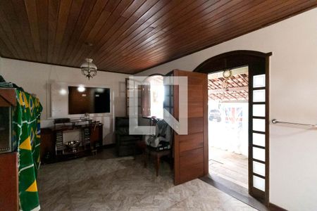 Sala de casa à venda com 3 quartos, 240m² em Carlos Prates, Belo Horizonte
