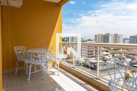 Apartamento à venda com 232m², 3 quartos e 2 vagas Apartamento à venda com 232m², 3 quartos e 2 vagasVaranda