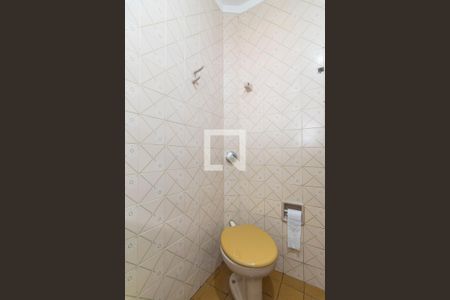 Casa à venda com 231m², 3 quartos e 2 vagas Casa à venda com 231m², 3 quartos e 2 vagasBanheiro