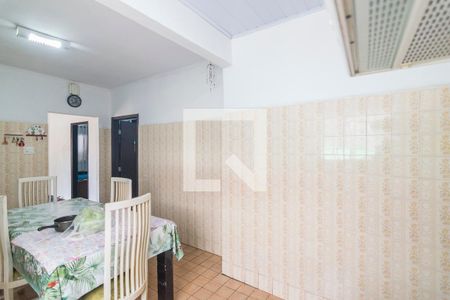 Casa à venda com 231m², 3 quartos e 2 vagas Casa à venda com 231m², 3 quartos e 2 vagasCozinha