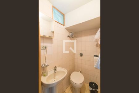 Casa à venda com 231m², 3 quartos e 2 vagas Casa à venda com 231m², 3 quartos e 2 vagasBanheiro da Suite