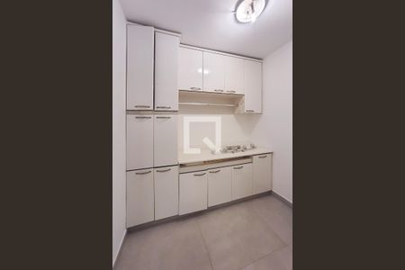 Apartamento à venda com 125m², 3 quartos e 2 vagas Apartamento à venda com 125m², 3 quartos e 2 vagasQuarto de Serviço