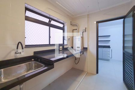 Apartamento à venda com 125m², 3 quartos e 2 vagas Apartamento à venda com 125m², 3 quartos e 2 vagasLavanderia