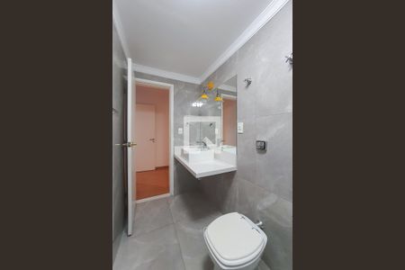Apartamento à venda com 125m², 3 quartos e 2 vagas Apartamento à venda com 125m², 3 quartos e 2 vagasBanheiro da Suíte