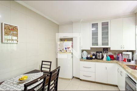 Casa à venda com 150m², 2 quartos e 2 vagas Casa à venda com 150m², 2 quartos e 2 vagasCozinha