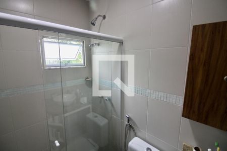 Casa à venda com 340m², 4 quartos e 3 vagas Casa à venda com 340m², 4 quartos e 3 vagasBanheiro da Suíte 2