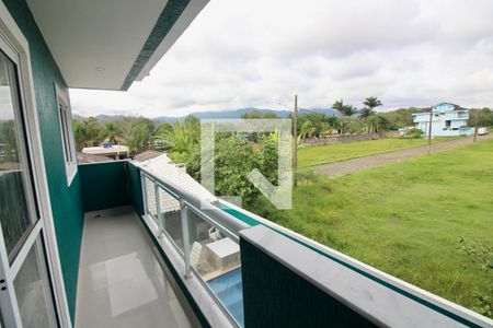 Casa à venda com 340m², 4 quartos e 3 vagas Casa à venda com 340m², 4 quartos e 3 vagasVaranda da Suite