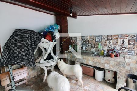 Casa à venda com 340m², 4 quartos e 3 vagas Casa à venda com 340m², 4 quartos e 3 vagasChurrasqueira