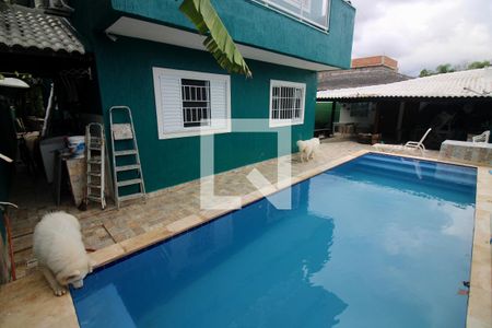 Casa à venda com 340m², 4 quartos e 3 vagas Casa à venda com 340m², 4 quartos e 3 vagasPiscina
