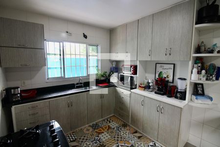 Casa à venda com 340m², 4 quartos e 3 vagas Casa à venda com 340m², 4 quartos e 3 vagasCozinha