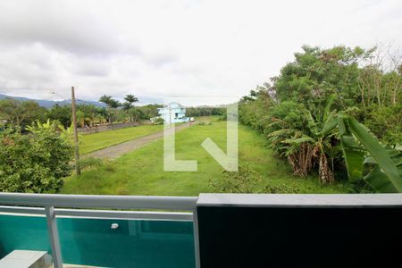 Casa à venda com 340m², 4 quartos e 3 vagas Casa à venda com 340m², 4 quartos e 3 vagasVaranda da Suite