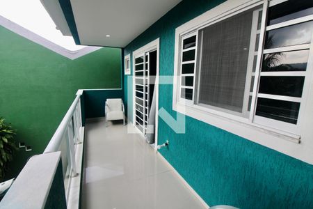 Casa à venda com 340m², 4 quartos e 3 vagas Casa à venda com 340m², 4 quartos e 3 vagasVaranda da Suite