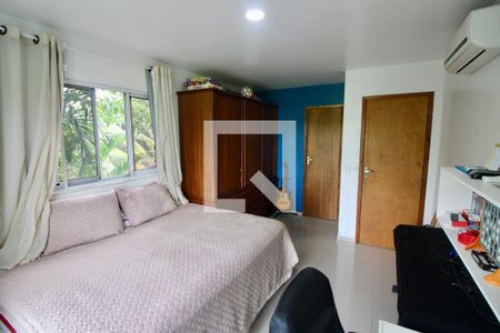 Casa à venda com 340m², 4 quartos e 3 vagas Casa à venda com 340m², 4 quartos e 3 vagasSuíte 2