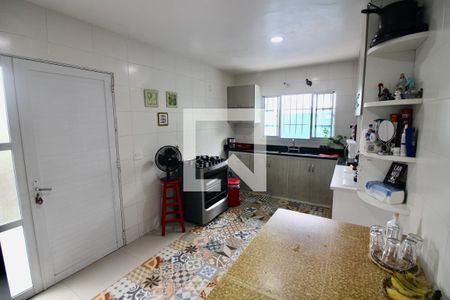 Casa à venda com 340m², 4 quartos e 3 vagas Casa à venda com 340m², 4 quartos e 3 vagasCozinha