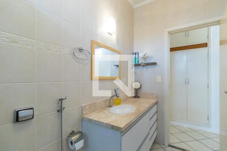 Casa à venda com 203m², 3 quartos e 3 vagas Casa à venda com 203m², 3 quartos e 3 vagasBanheiro social