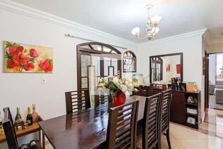 Casa à venda com 319m², 5 quartos e 3 vagasSala 3