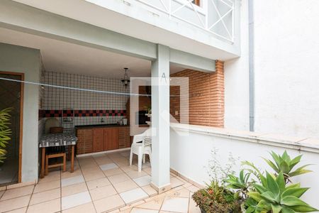 Casa à venda com 319m², 5 quartos e 3 vagasChurrasqueira