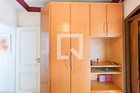 Casa à venda com 319m², 5 quartos e 3 vagasQuarto da suíte 4