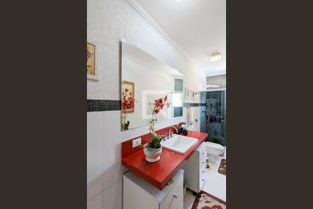 Casa à venda com 319m², 5 quartos e 3 vagasBanheiro da suíte 1