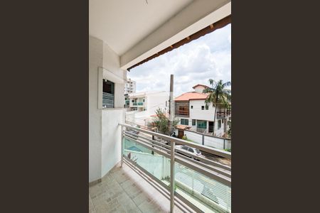 Casa à venda com 319m², 5 quartos e 3 vagasVaranda da suíte 1