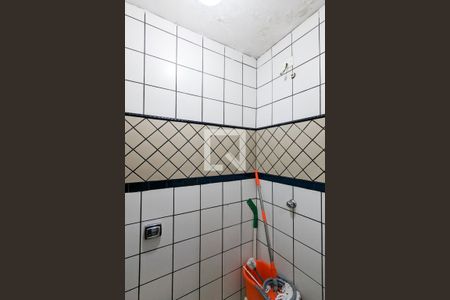 Casa à venda com 319m², 5 quartos e 3 vagasBanheiro de serviço