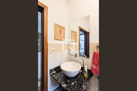 Casa à venda com 319m², 5 quartos e 3 vagasBanheiro