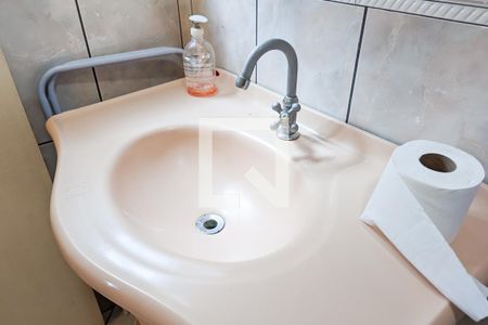 Casa à venda com 319m², 5 quartos e 3 vagasBanheiro da suíte 4