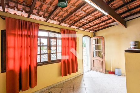 Casa à venda com 319m², 5 quartos e 3 vagasSalão