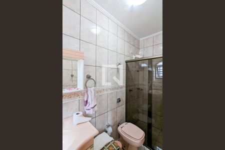 Casa à venda com 319m², 5 quartos e 3 vagasBanheiro da suíte 4