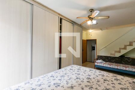 Casa à venda com 319m², 5 quartos e 3 vagasQuarto da suíte 1