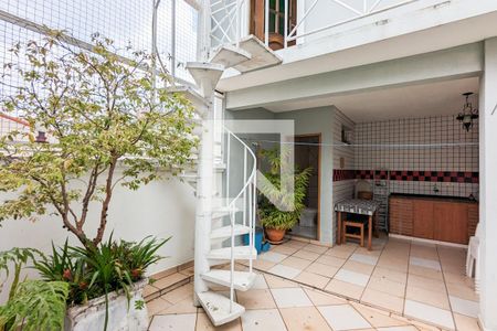 Casa à venda com 319m², 5 quartos e 3 vagasChurrasqueira