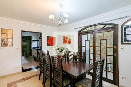 Casa à venda com 319m², 5 quartos e 3 vagasSala 3